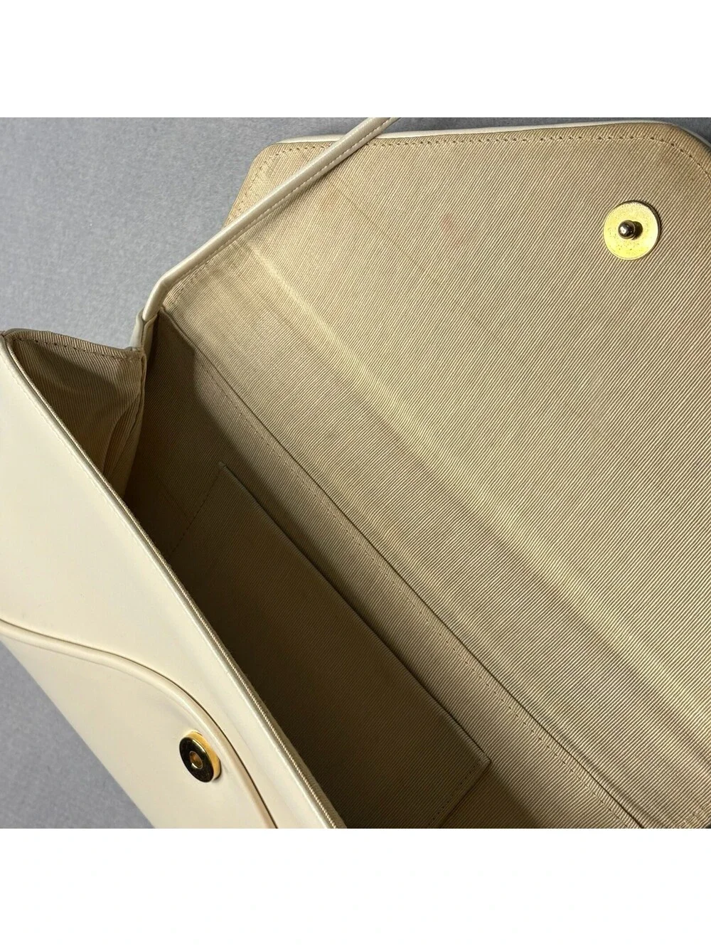 Elegant Vintage Cream Leather Envelope Shoulder Bag